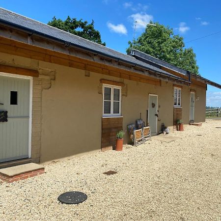 Spring Hill Cottages Towcester Extérieur photo