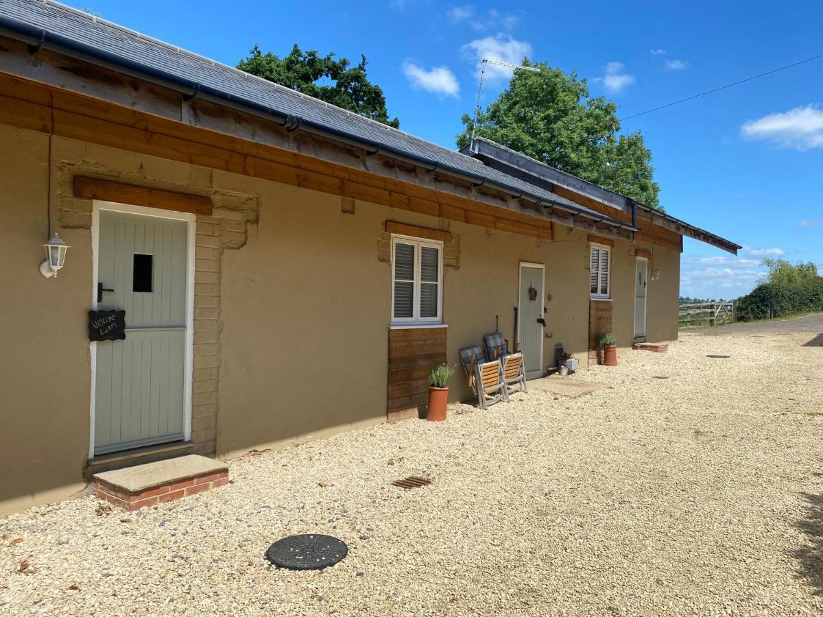 Spring Hill Cottages Towcester Extérieur photo
